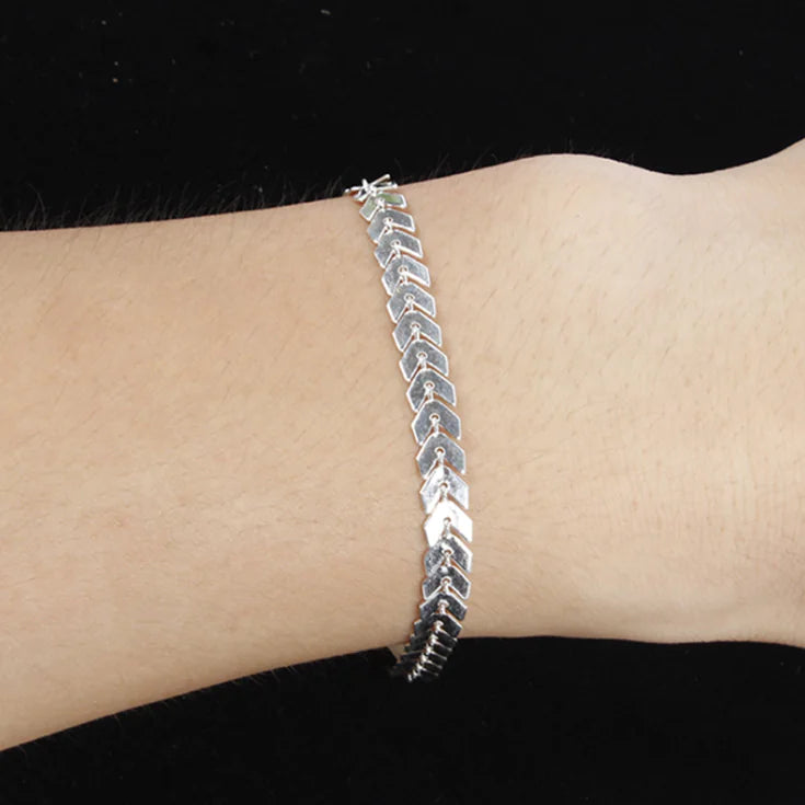 Linked Grace – Handmade Chain Bracelet