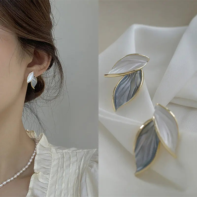 Willow Drops – Gold Leaf Earrings