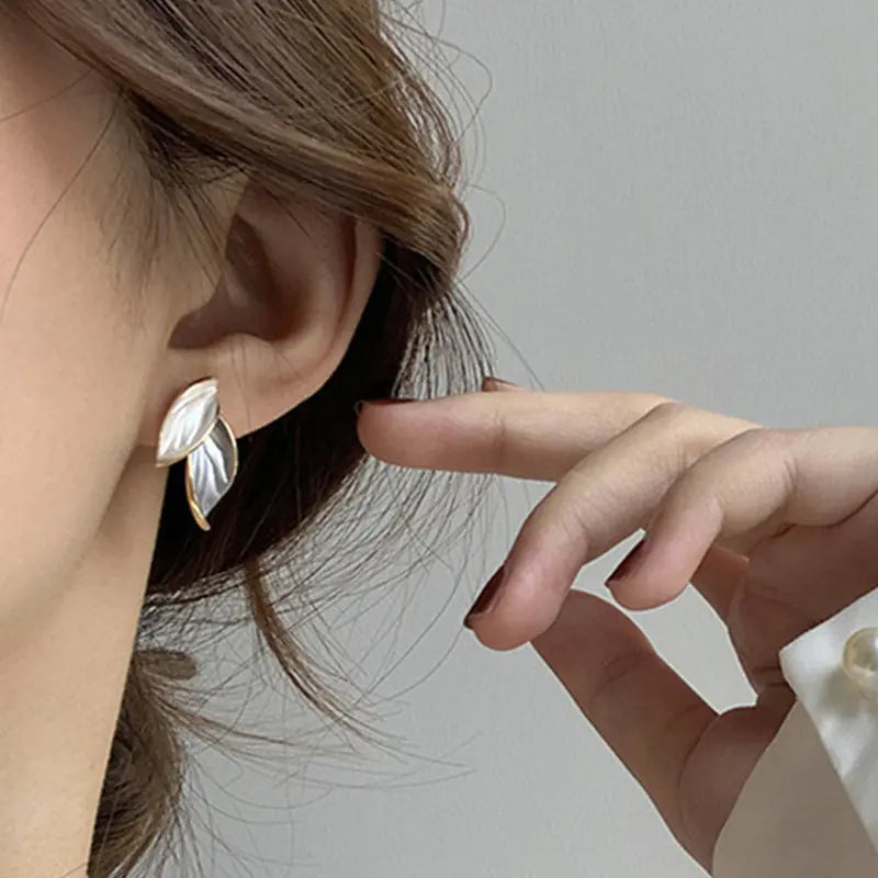 Willow Drops – Gold Leaf Earrings