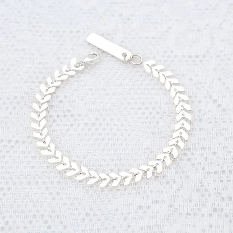 Linked Grace – Handmade Chain Bracelet